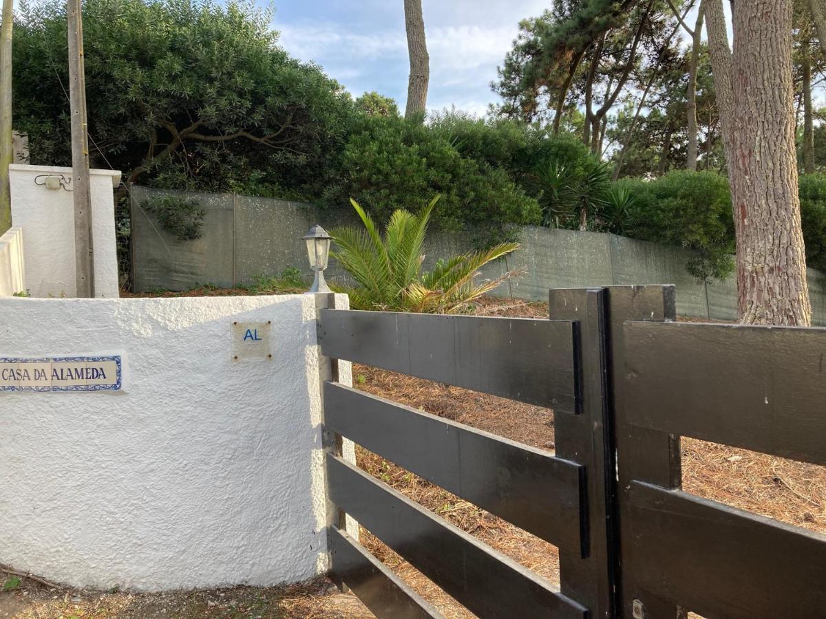 Moradia no Pinhal com Piscina - Espaço e Privacidade para as suas Férias! Sintra Exterior foto